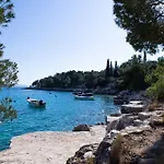 House Anka Milna (Brac)